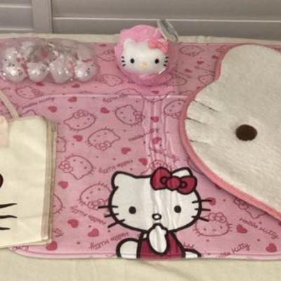MMM009 Hello Kitty Rugs, Tote Bag, String Of Lights & Bath Pouf New
