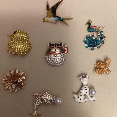 MMM061 Eight Beautiful Animal Costume Jewelry Brooches 