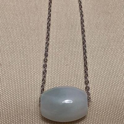 MMM045 Jade Barrel Bead Pendant On 17” Silver Toned Chain New