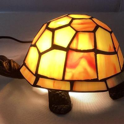 MMM204 Tiffany Style Yellow Slag Glass Turtle Table Lamp