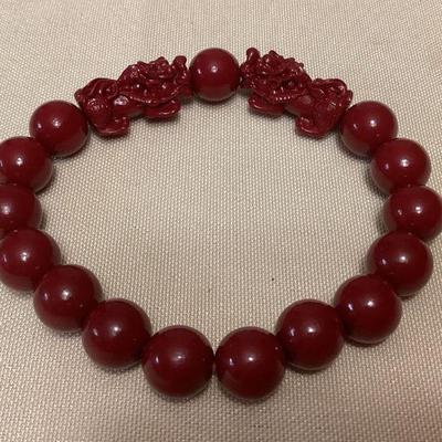 MMM042 Beaded Cinnabar Bracelet With Two Carved Foo Dogs New