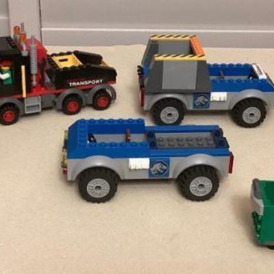 MMM184 Over One Pound Of Lego’s Assembled Vehicles & Two Mini Figures