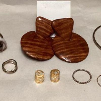 MMM096 Koa Wood Earrings , Seashell Rings & Other Island Themed Costume Jewelry 