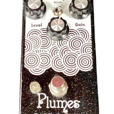 ANMC757 Plumes Earthquakes Devices Pedal	Small signal shredder overdrive effects pedal in black sparkle
