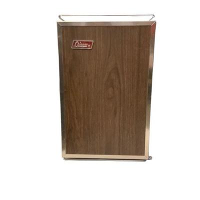 ANMC610 Vintage 1970’s Coleman Upright / Horizontal Cooler	This coolers is able to be a stand up ice chest or a horizontal cooler.
