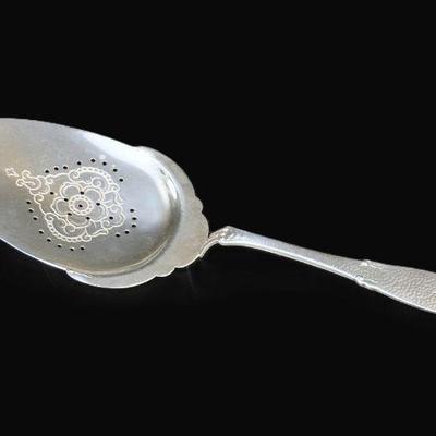 1930 NORWEGIAN 830 SILVER HARDANGER FISH SERVER