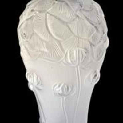 Lalique Frosted Glass Giverny Vase 

Measures 11.5" 

Signed on bottom. 