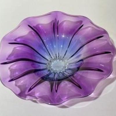 Stunning Flower Shaped Handblown Art Glass Bowl 

Gives off a beautiful reflection! 

Measures 9.5" w x 2.75" h 