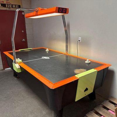 #548 • Dynamo Arcade Air Hockey Table – Fully Operational!
