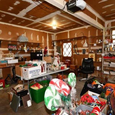 1742 garage