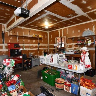 1743 garage
