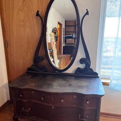 Antique Style Holland Furniture Co. Serpentine Dresser w/ Oval Mirror	