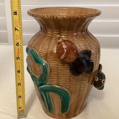 SCH111 Chinese Porcelain Vases & Head Rest
