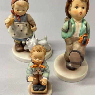 SCH504 - Hummel Holiday Special Edition With “Globe Trotter” & “Band Leader”