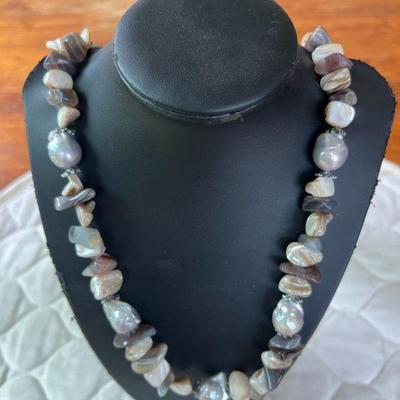 SCH405 - Beautiful Genuine Custom Made Myrna Lee Mother Of Pearl Necklace 