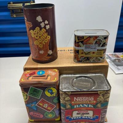 SCH017-Vintage Tin Banks