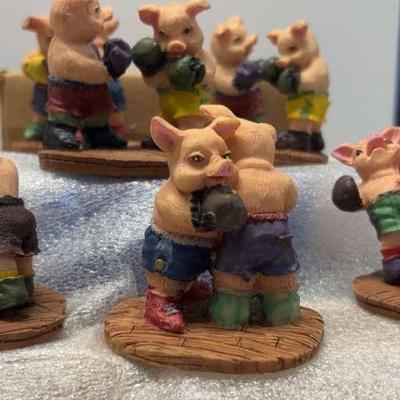 SCH012 - Lot Of Miniature Boxing Pigs