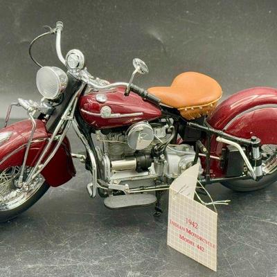 Franklin Mint 1942 Indian 442 Motorcycle 1:10 Scale Model
