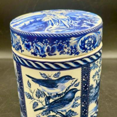 VTG VICTORIA FLOW BLUE TRANSFERWARE LIDDED CANISTER
