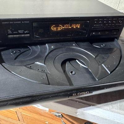 5 Disk Player
