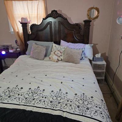 Carved Queen Bedroom Set