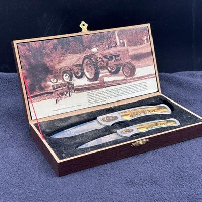 Two Farmhill Knives In Collectors Box

