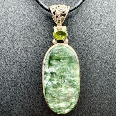 Green Stone Necklace Set In Sterling Silver
