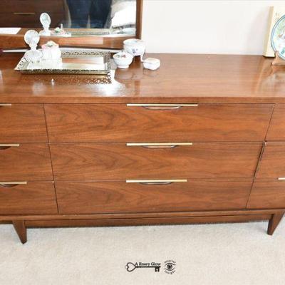 063 some highlights naperville estate sale