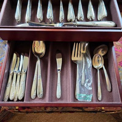 Sweetheart Rose by Lunt sterling silver flatware