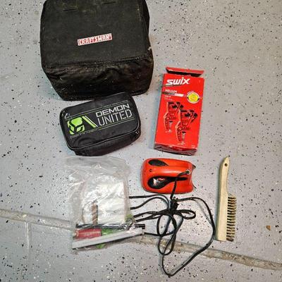 Ski tune-up & wax kit