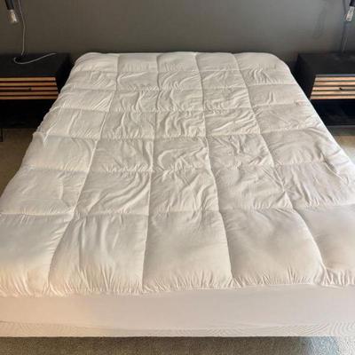 Queen Size 21" Memory Foam Mattress w/ Textured Surface & Cover	