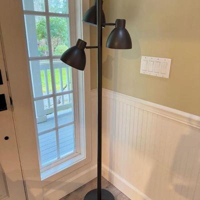 3-Light Adjustable Metal Pole Lamp	