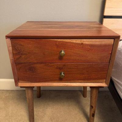 2-Drawer Solid Wood Nightstand w/ Tapered Legs﻿	