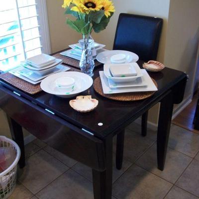Drop Leaf Dining Set w/chairs
