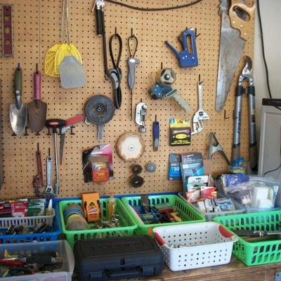 Sale Photo Thumbnail #172: Assorted Garage Items