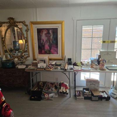 Estate sale photo