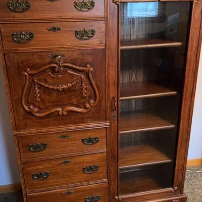Vintage Hutch/Curio Cabinet 