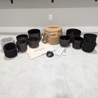 Lot #166 - Topfund Crystal Singing Bowls Set with Carrying Bag