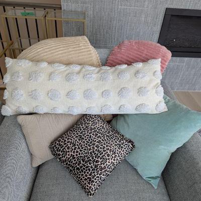 Lot #11 - Cozy Decorative Pillow and Throw Blanket Lot.