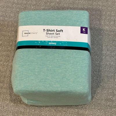 Lot #56 - New Mainstays King Size T-Shirt Soft Jersey Sheet Set