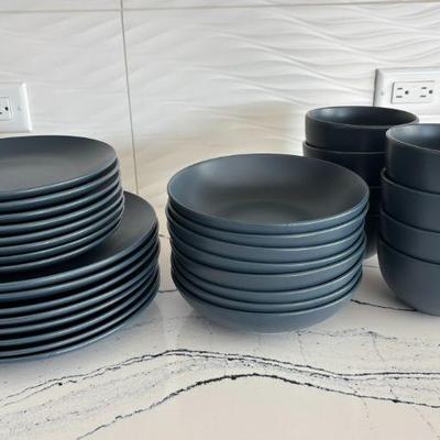 Lot #15 - Gibson Home Complete Dinnerware Set - 8 Place Settings