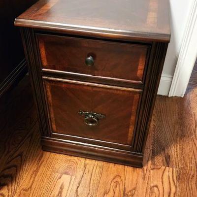 Modern Office Wood Filing Cabinet with Eagle Hardware