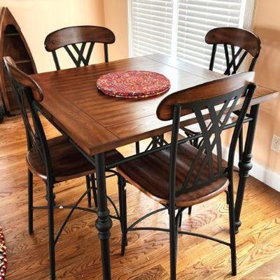 Pub Table 4 chairs