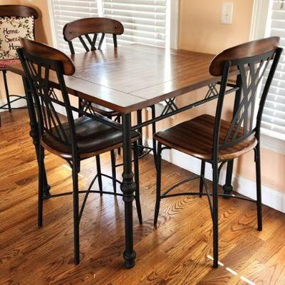 Pub Table 4 chairs