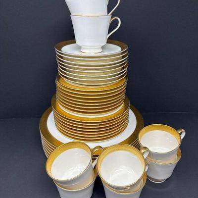 Mikasa Harrow Bone China Gold Encrusted Dinnerware Set	