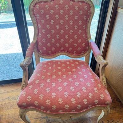 Louis XV Style Armchair – Carved Wood Frame & Pink Upholstery	