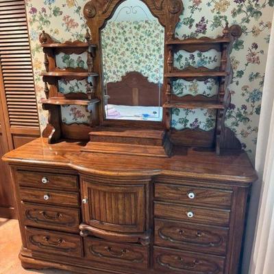 Vintage Thomasville Dresser w/ Mirror & Storage Hutch	