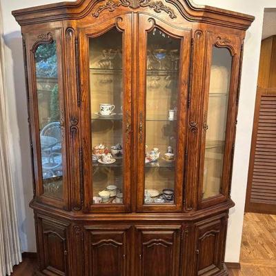 Drexel Heritage Lighted Breakfront China Cabinet	