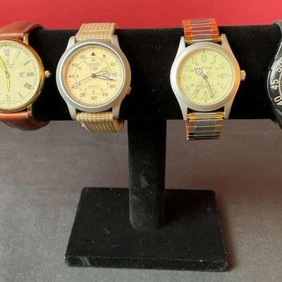Stylish vintage and classic watch collection set of 4
