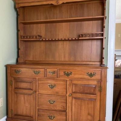 Maple buffet with cupboard top 2 pc